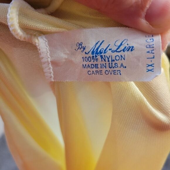 MEL-LIN Vintage Light yellow Nylon Midi Slip Skirt with Lace Trim Women's XXL - Picture 2 of 4